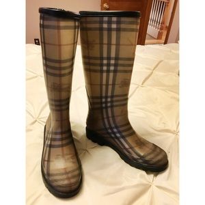 Burberry Rain Boots size 8
